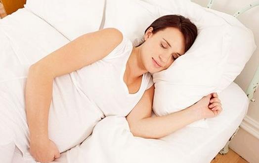 孕婦睡眠不足是怎么回事 孕期總失眠對(duì)胎兒不好