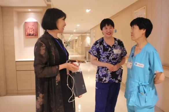 陜西省內30余位產科主任一行蒞臨西安安琪兒婦產醫院參觀交流