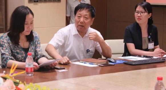 陜西省內30余位產科主任一行蒞臨西安安琪兒婦產醫院參觀交流