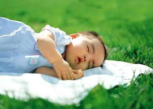 嬰兒為什么會得濕疹?嬰兒濕疹是奶粉過敏嗎?