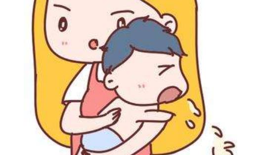 很多媽媽發現嬰兒有吐奶的情況 介紹4種嬰兒吐奶的原因