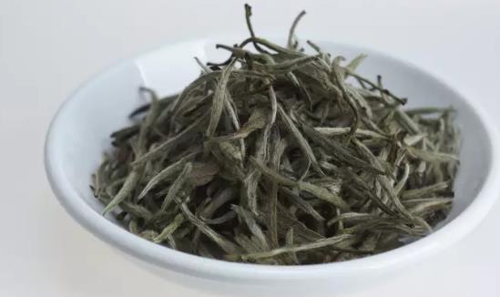 白茶一次泡多少合適 白茶什么季節喝好