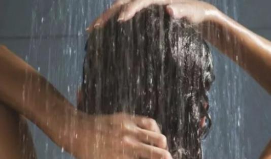女生什么時(shí)候洗頭最好 女生洗頭最佳時(shí)間