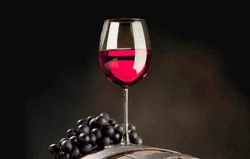 釀葡萄酒什么時(shí)候加糖 釀葡萄酒最佳放糖時(shí)間
