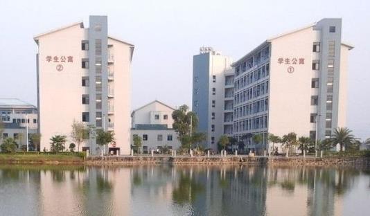 6、肇慶醫學高等專科學校.jpg