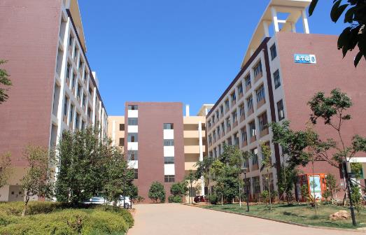 6、昆明醫科大學海源學院.jpg