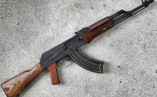 全球五種最厲害的槍械排行榜,AK-47第一,中國經典95式步槍第五