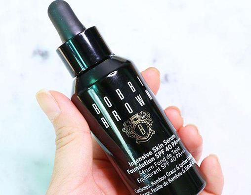 十款最適合大干皮的粉底液排名,雅詩蘭黛新沁水粉底液易上妝