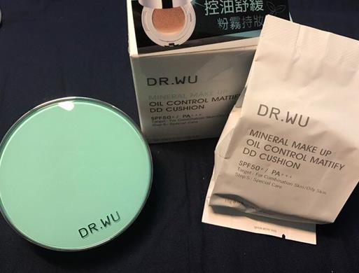 臺(tái)灣必買(mǎi)十大單品彩妝排名,Solone眼影、mkup素顏霜都很好