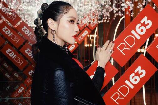 中國最火十大美妝博主排名,俊平大魔王、李佳琪堪稱帶貨王