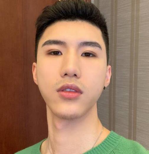 中國最火十大美妝博主排名,俊平大魔王、李佳琪堪稱帶貨王