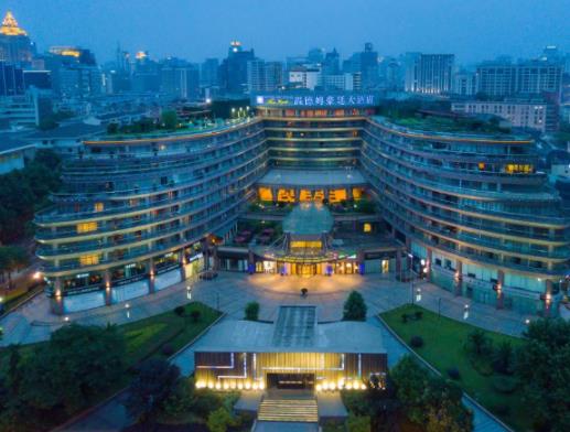 西湖邊上的酒店排名,杭州西湖國(guó)賓館、涵軒優(yōu)選民宿口碑好