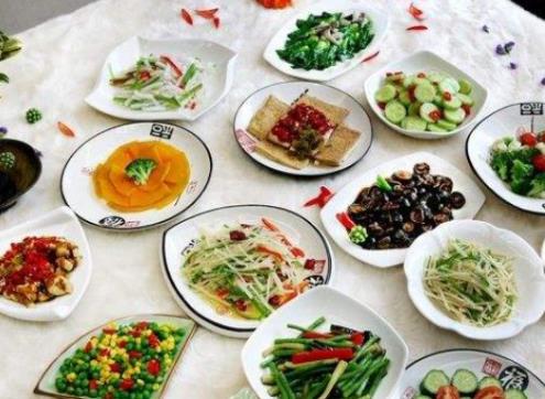 素食自助餐加盟排行榜,徐揚素食、天一素食館搭配豐富