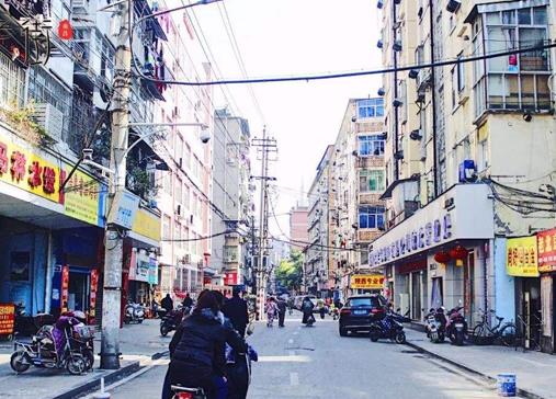 南昌必須去的小吃街排名,萬達(dá)金街、蛤蟆街人氣都很旺