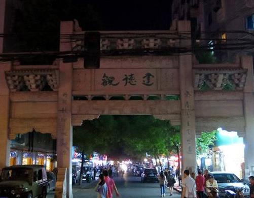 南昌必須去的小吃街排名,萬達(dá)金街、蛤蟆街人氣都很旺
