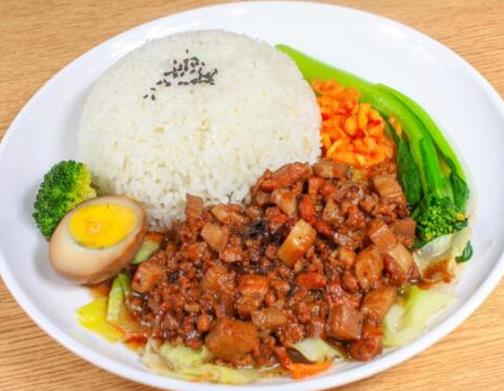 亞洲十大美食排名,蛋包飯適合西式口味愛好者,面包卷很獨特