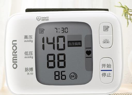 手腕測壓儀排行榜,松下電子血壓計是多功能監(jiān)測健康設(shè)備