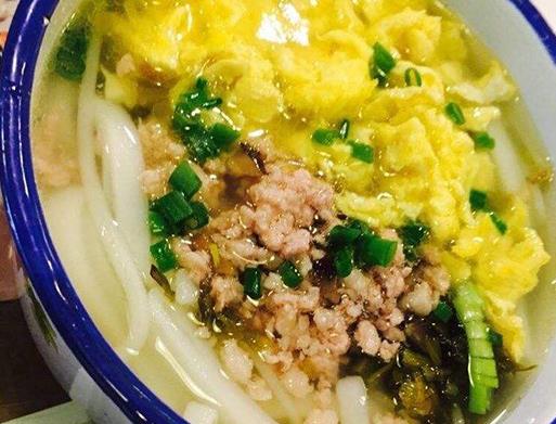 溫州五馬街必吃美食排名,府學巷三姐妹糯米飯的美味無法拒絕