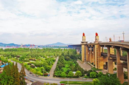 2019中國(guó)小康城市排名,深圳市城鎮(zhèn)化率達(dá)100%,杭州市發(fā)展好