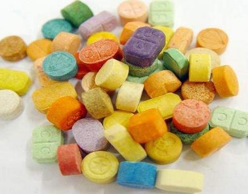 世界十大毒品排行榜,海洛因會導(dǎo)致人格分裂,冰毒能損害器官