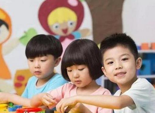 女生最吃香的十大專業排名,小語種前景好,學前教育是熱門專業