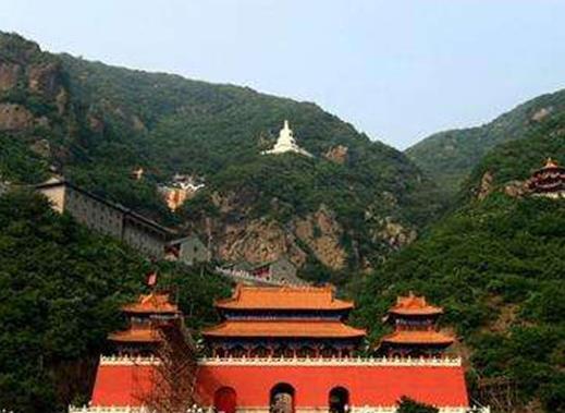 遼陽十大景點(diǎn)排名,龍石風(fēng)景區(qū)森林資源豐富,廣佑寺受歡迎
