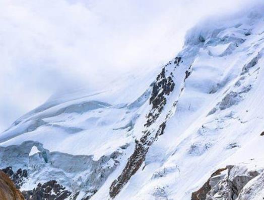 中國十大最美雪山排名,梅里雪山是藏傳佛教神山,岡仁波齊至高無上