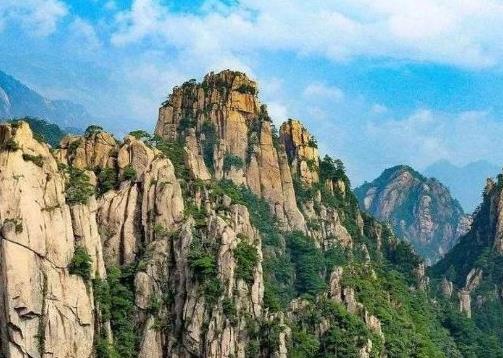 9到10月國內最適合旅游的城市,九寨溝、峨眉山山清水秀