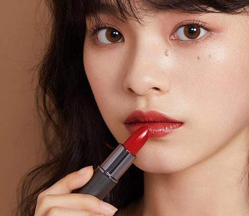 中國口紅品牌排行榜,VNC極光玫瑰之吻口紅、瑪麗黛佳口紅很暢銷