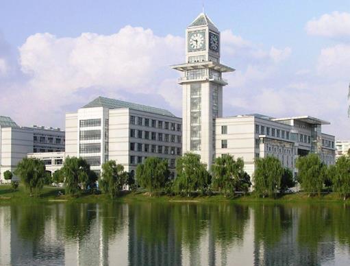 湖北十大知名大學,武漢大學是985、華中科技大學校區環境好