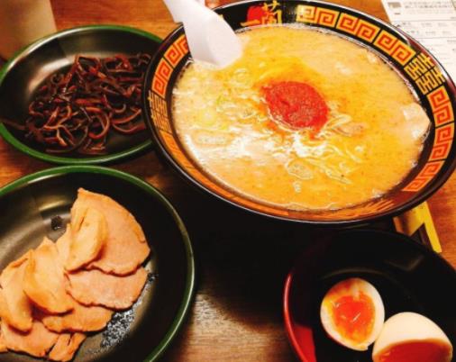 日本旅行必吃的傳統小吃,銅鑼燒口感松軟,章魚小丸子很美味