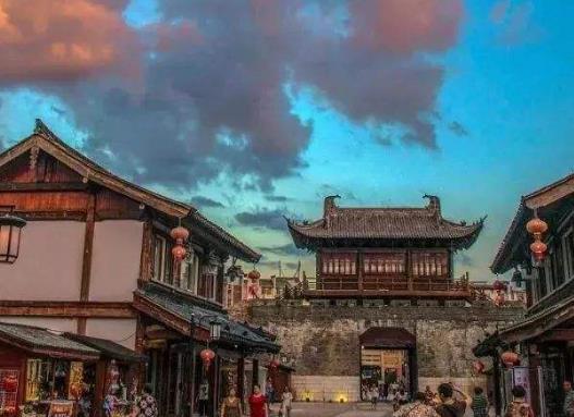贛州十大風景名勝景點,羅漢巖風景名勝區、郁孤臺歷史文化街區體驗感好