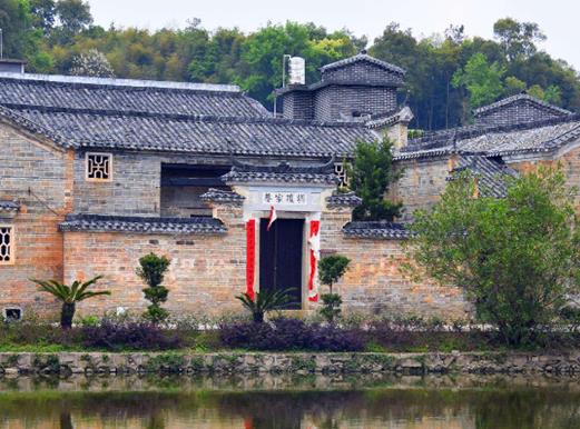 贛州十大風景名勝景點,羅漢巖風景名勝區、郁孤臺歷史文化街區體驗感好