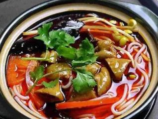 砂鍋店十大品牌 砂鍋傳說專業(yè)從事特色餐飲的經(jīng)營