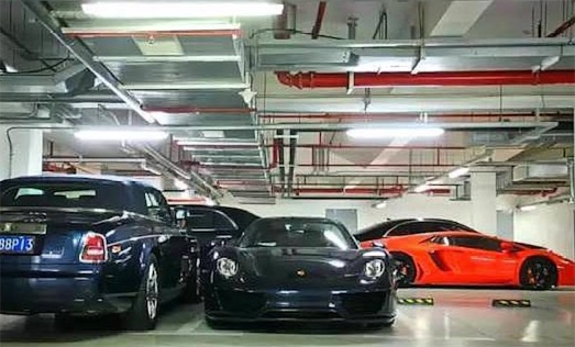 世界十大最貴的車庫(kù)排名 阿聯(lián)酋國(guó)家汽車博物館像小型的城市