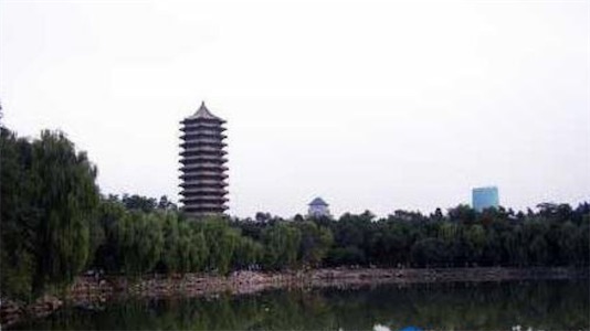 全國(guó)十大最美校園湖泊排名 北大的未名湖美如畫