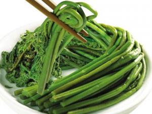 吃蕨菜有什么好處？蕨菜的營養價值、功效與作用