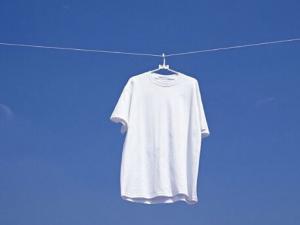 白衣服發(fā)黃怎么辦？如何防止衣服發(fā)黃