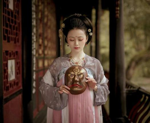 漢服上襦很透該怎么辦?漢服里面一定要穿內搭嗎