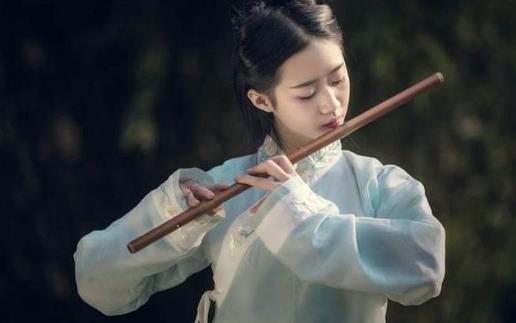 漢服上襦很透該怎么辦?漢服里面一定要穿內搭嗎