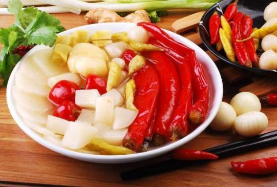 泡菜水為什么會變得粘稠?泡菜壇邊是先放蓋還是先放水?