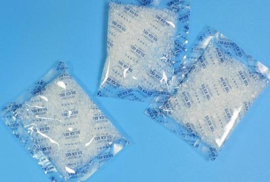 干燥劑沒撕開泡了水會怎么樣?不小心喝了干燥劑泡過的水怎么辦