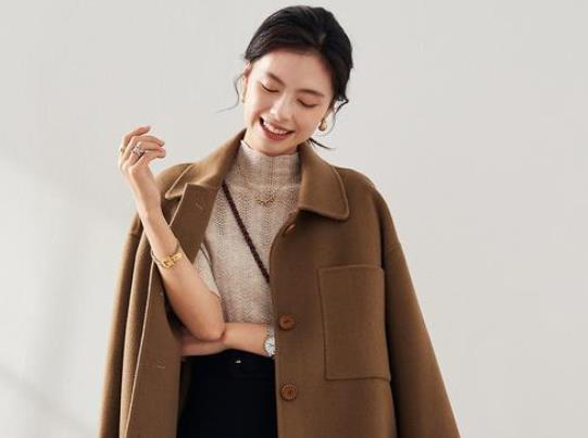 含羊毛的衣服可以水洗嗎?羊毛大衣的吊牌可信嗎