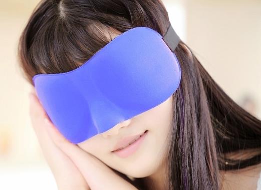 戴眼罩能不能改善失眠?睡覺時(shí)眼罩中的冰袋要去掉嗎?