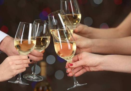 喝酒按哪個部位解酒?喝醉酒應該熱敷還是冷敷?