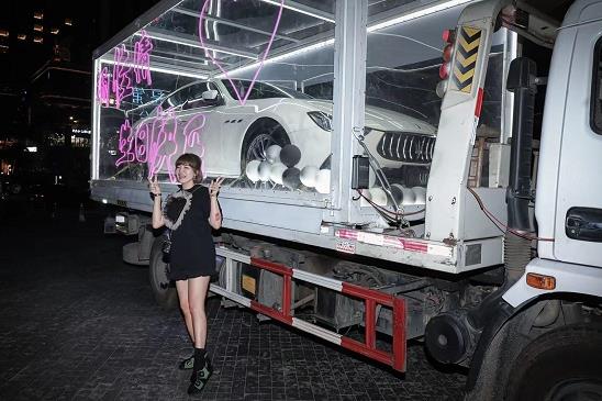 楊佳倩:美女企業家生日羨煞全城!千萬豪車空降成都太古里