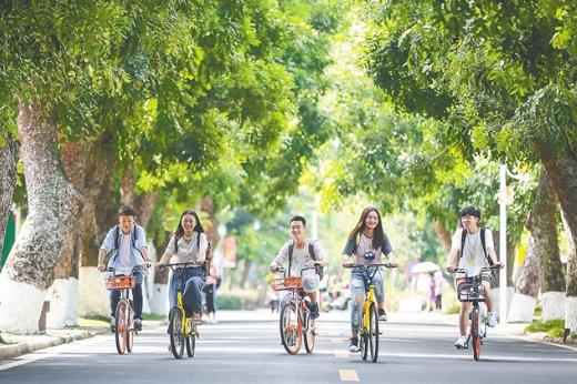 大學生報到該不該帶上父母?大學報到完了就開學嗎?