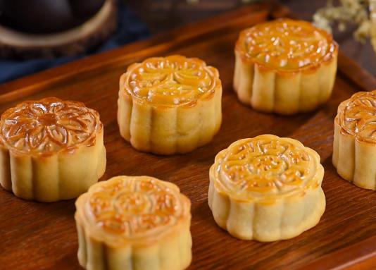 中秋節(jié)送月餅是提前送還是當天送?中秋節(jié)月餅提前多久送合適?