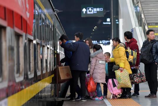2022年春運(yùn)什么時(shí)候的人最多?2022春運(yùn)返程車票什么時(shí)候開始預(yù)售?