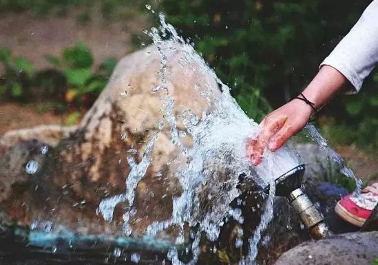 停水后自來水水發黃怎么洗衣服?自來水發黃燒開后能喝嗎?
